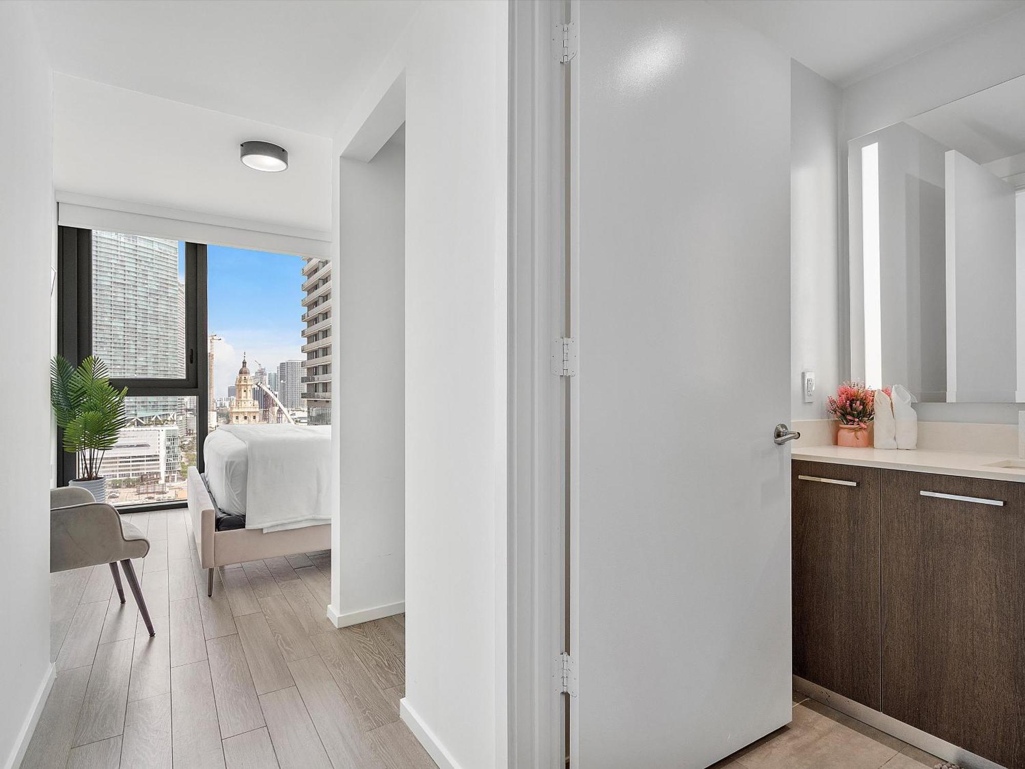 X- Lounge V - High-rise With Rooftop Pool In Downtown *