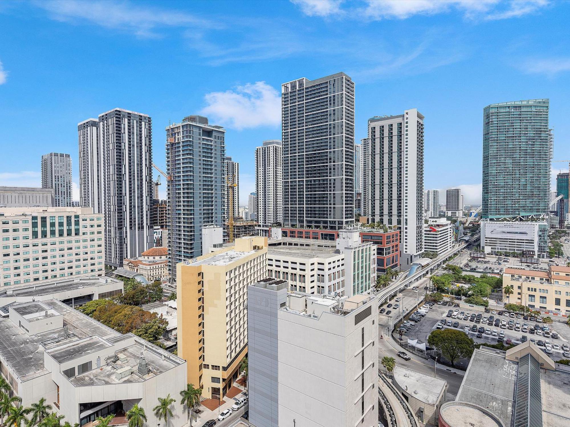 New! X Lounge V - High-rise With Rooftop Pool In Downtown Apartahotel Miami